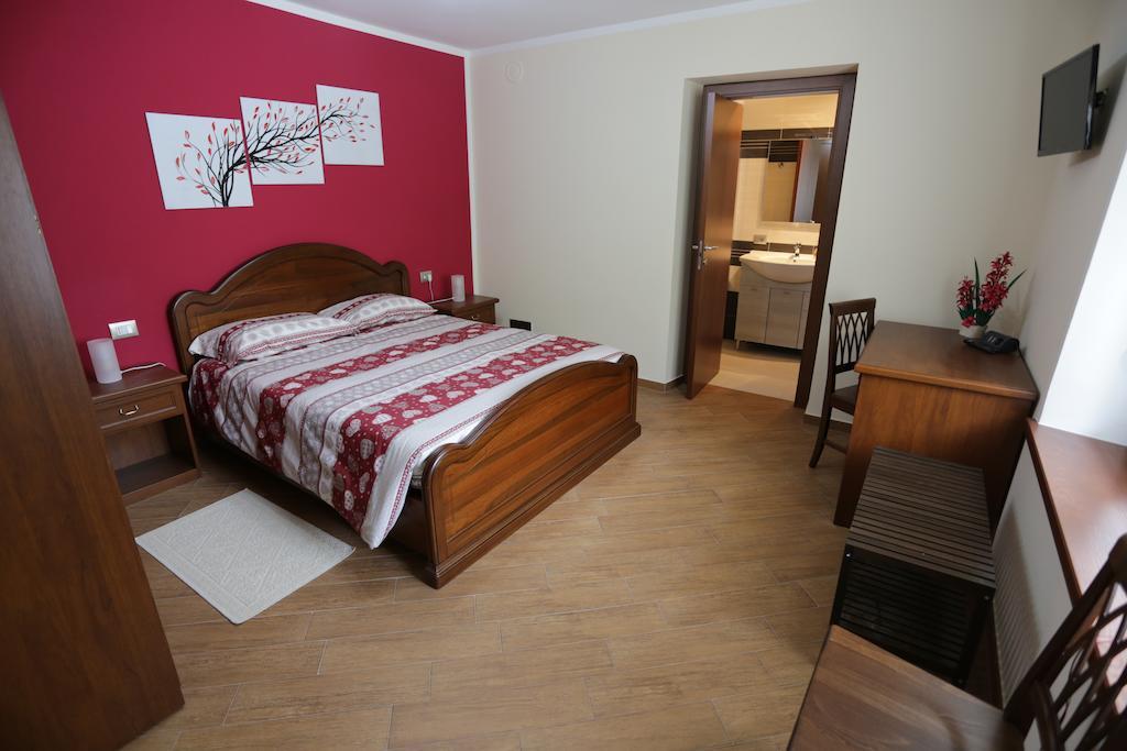 Mandoue Bed and Breakfast Pont-Saint-Martin Rum bild